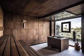 Hotel Emmy - five elements