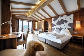 Hotel Emmy - five elements