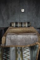 Hotel Emmy - five elements