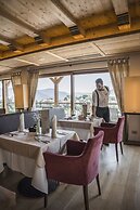Hotel Emmy - five elements