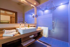Hotel Emmy - five elements