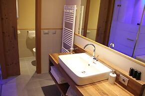 Hotel Emmy - five elements