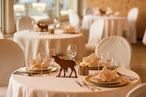 Hotel Emmy - five elements