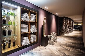 Hotel Emmy - five elements