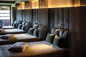 Hotel Emmy - five elements