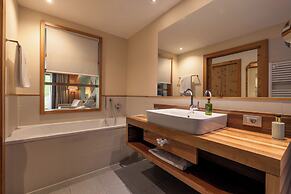 Hotel Emmy - five elements