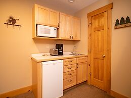 Caribou Highlands Lodge