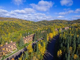 Caribou Highlands Lodge