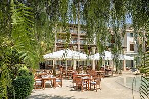 Columbia Beach Resort