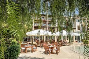 Columbia Beach Resort