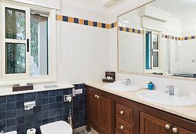 Columbia Beach Resort