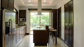 CC Beach Front Papagayo All Inclusive