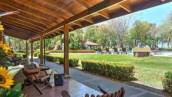 CC Beach Front Papagayo All Inclusive