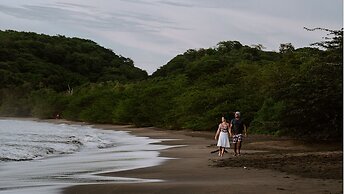 CC Beach Front Papagayo All Inclusive