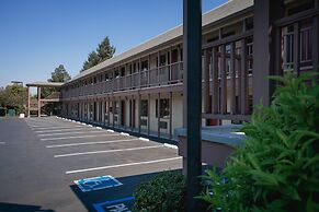 Alura Inn