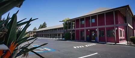 Alura Inn
