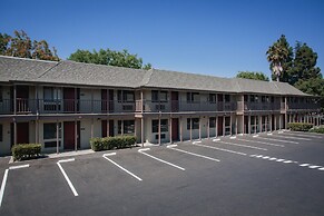 Alura Inn