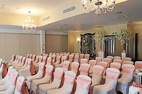 The Pinewood Hotel