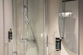 Hotel Longchamp Elysees