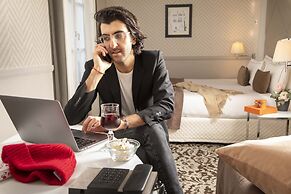 Hotel Longchamp Elysees