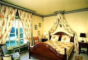Le Petit Manoir Des Bruyeres