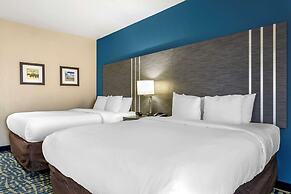 Comfort Inn & Suites Pauls Valley - City Lake