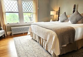 The Manor On Golden Pond