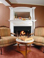 The Manor On Golden Pond