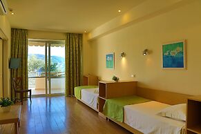 Akrotiri Beach Resort Hotel