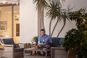 Akrotiri Beach Resort Hotel