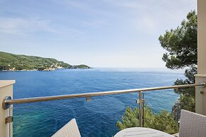 Akrotiri Beach Resort Hotel