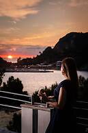 Akrotiri Beach Resort Hotel