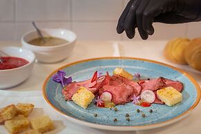 Akrotiri Beach Resort Hotel