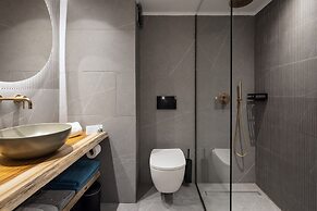 Akrotiri Beach Resort Hotel