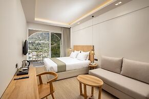 Akrotiri Beach Resort Hotel