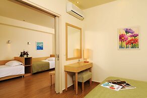 Akrotiri Beach Resort Hotel