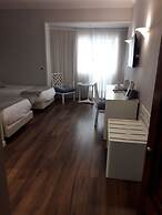 Las Rocas Playa Hotel