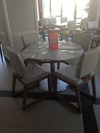 Las Rocas Playa Hotel