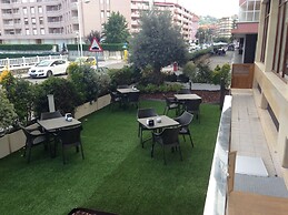 Las Rocas Playa Hotel
