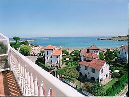 Las Rocas Playa Hotel