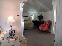The Cozy Inn