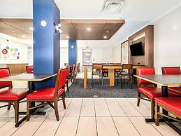 Holiday Inn Express & Suites Medicine Hat Transcanada Hwy 1 by IHG