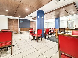 Holiday Inn Express & Suites Medicine Hat Transcanada Hwy 1 by IHG