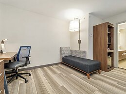 Holiday Inn Express & Suites Medicine Hat Transcanada Hwy 1 by IHG