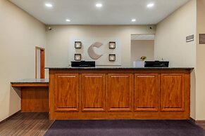 Comfort Suites Johnson Creek Conference Center