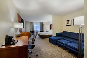Comfort Suites Johnson Creek Conference Center