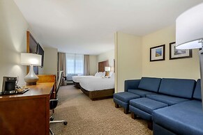 Comfort Suites Johnson Creek Conference Center