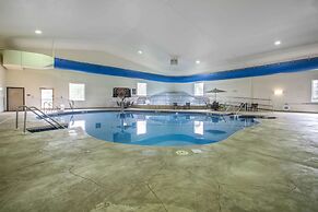 Comfort Suites Johnson Creek Conference Center
