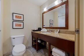 Comfort Suites Johnson Creek Conference Center