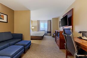 Comfort Suites Johnson Creek Conference Center